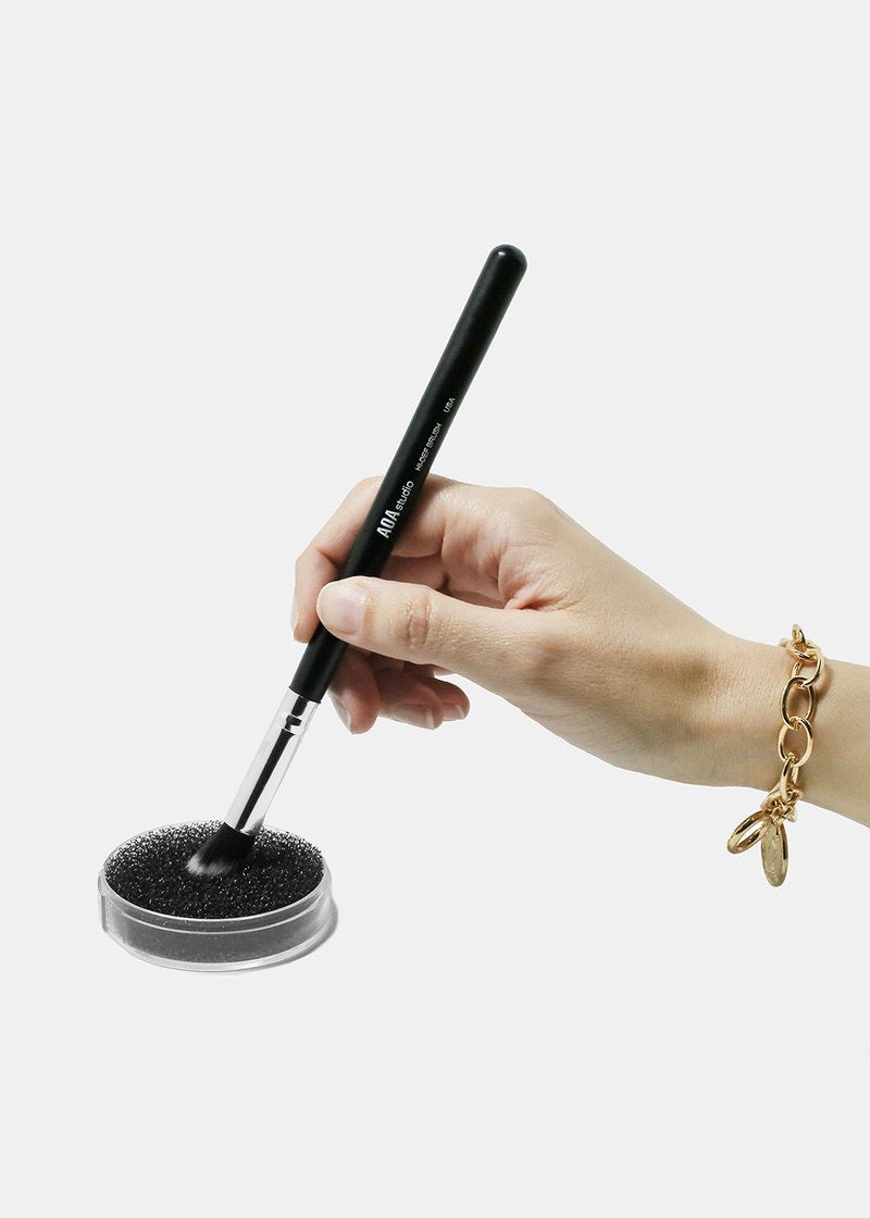 AOA Limpia brochas en seco